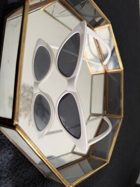 White Cat-Eye Wall Accent Mirror Art